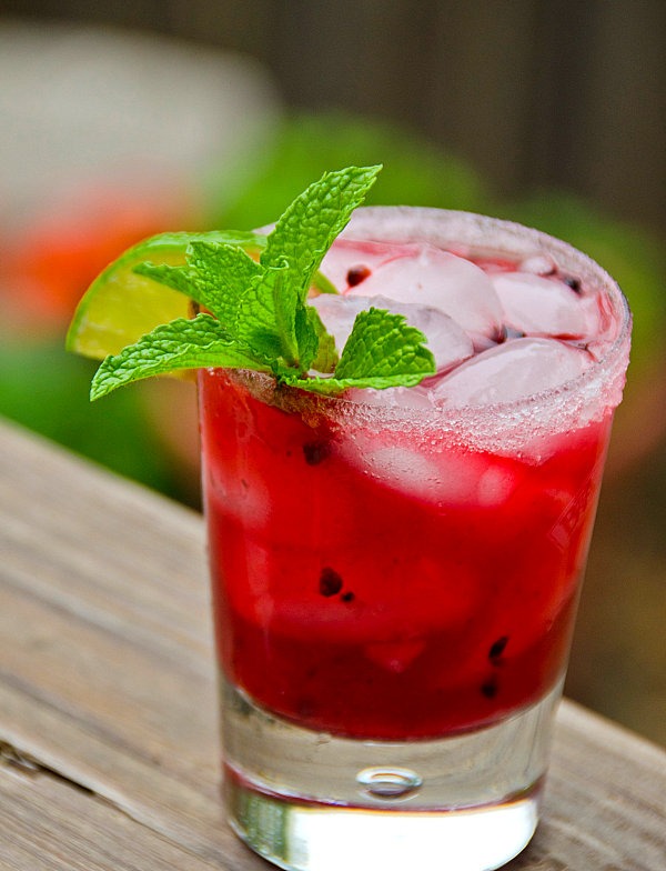 blackberry mojito pomysły na organizację letniej imprezy