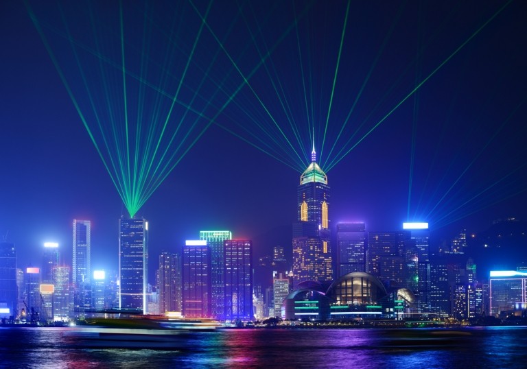 Święta Bożego Narodzenia i Nowego Roku w Chinach Zdjęcie przedstawiające Hongkong w nocy