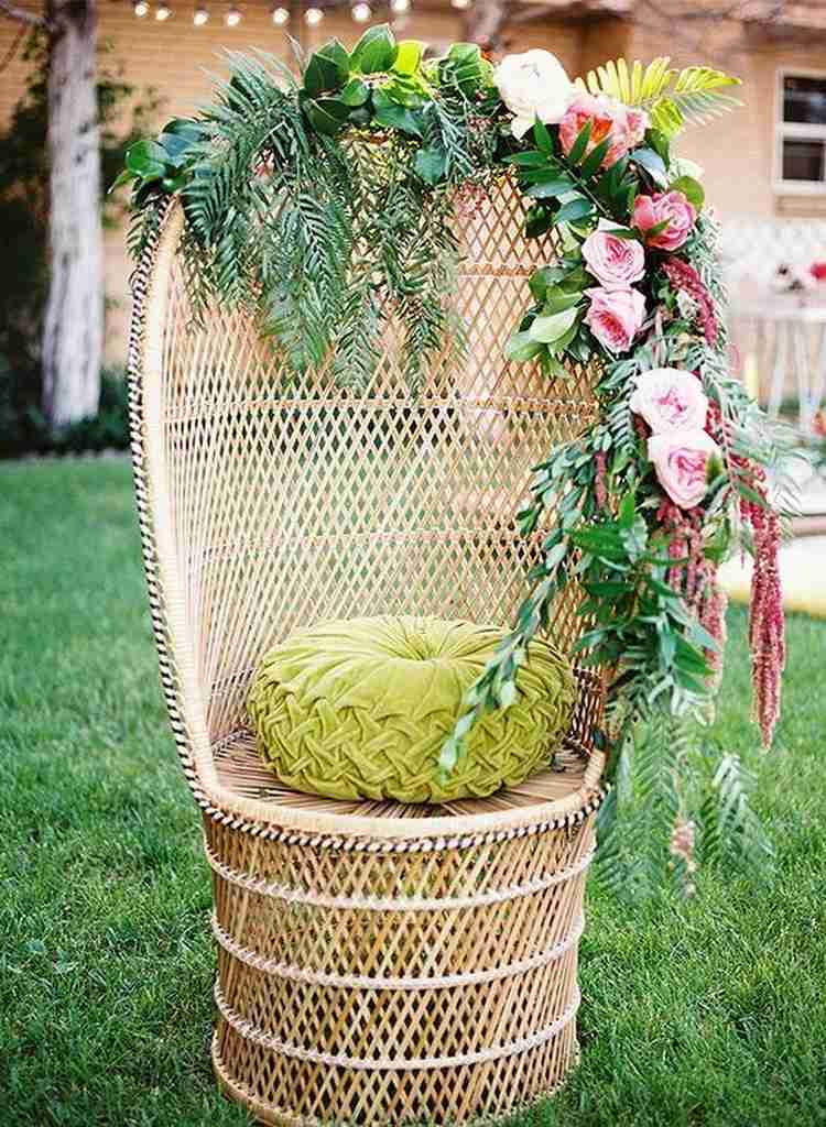 boho baby shower świętuj w ogrodzie fotel dekoracja kwiatowa mama