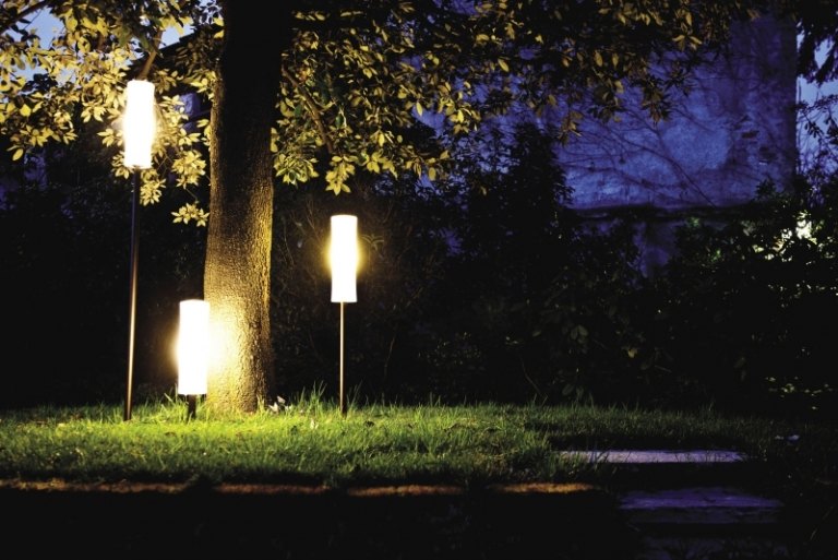 Latarki polarne dostępne w trzech rozmiarach - model Takè Open Air 03 od Villa Tosca oświetlenie-balkon-design-oświetlenie-zewnętrzne-lampa-kolumnowa-TAKÈ-OPEN-AIR-03-Villa-Tosca