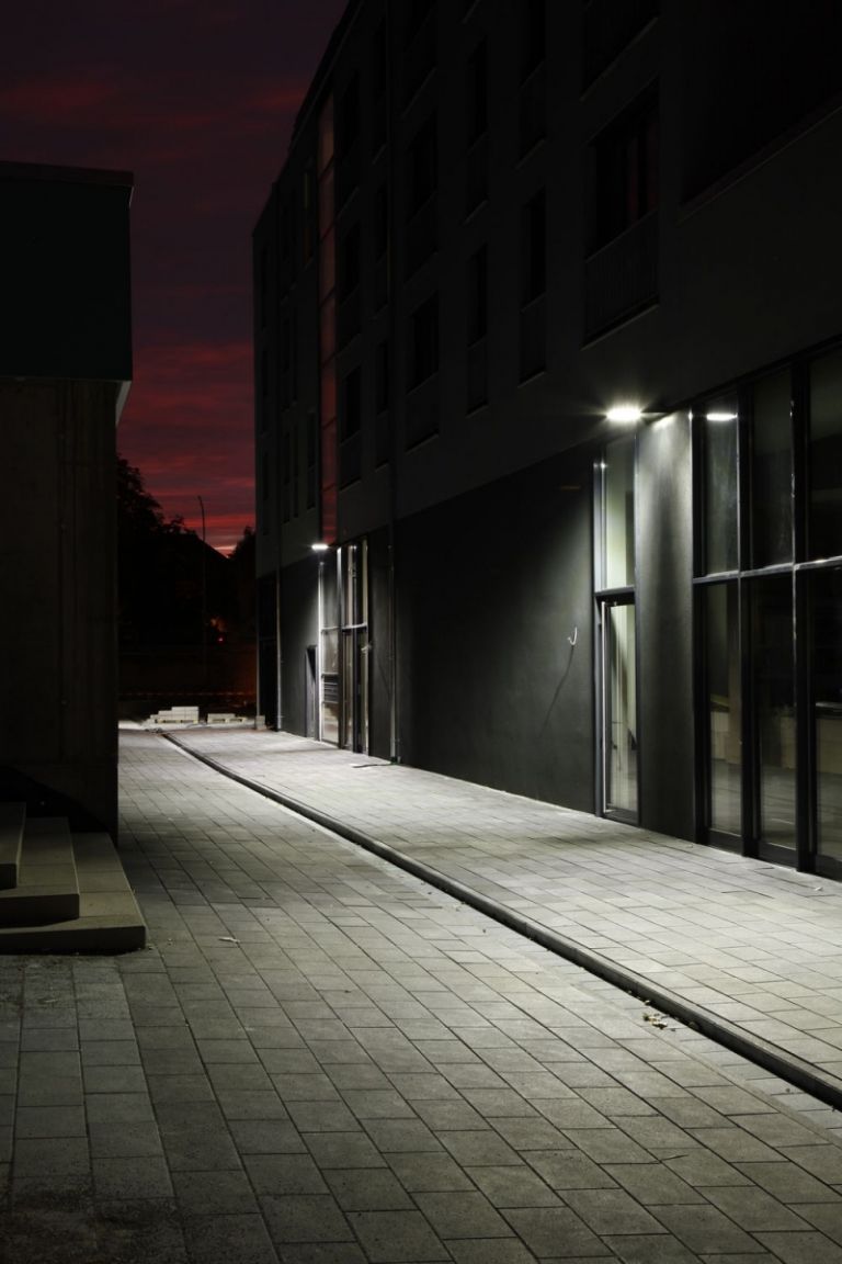 prosta konstrukcja lampy zewnętrznej - Tabulare A + S 575 100 firmy Leccor oświetlenie-balkon-projekt-oświetlenie-proste-zwykłe-TABULARE-A + S-575-100-leccor