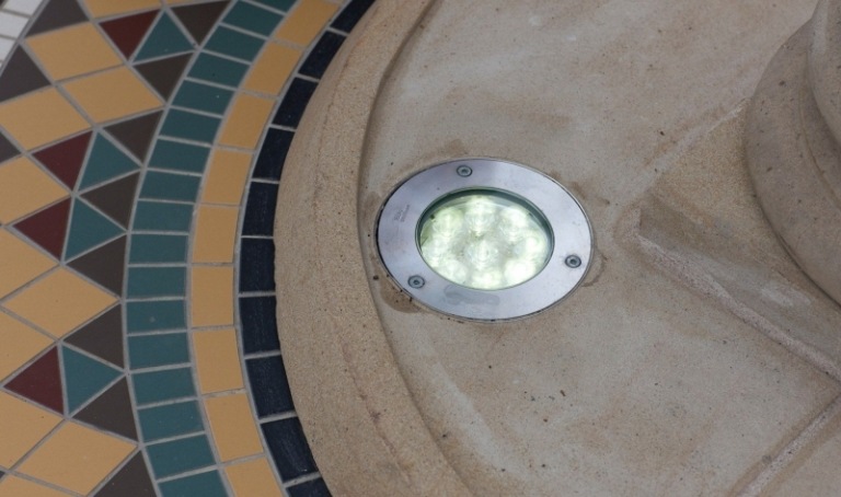 okrągłe wpuszczane lampy podłogowe LED Nimbus firmy Louis Pulsen oświetlenie-balkon-design-oświetlenie-podłogowe-oświetlenie-okrągłe-NIMBUS-louis-pulses-