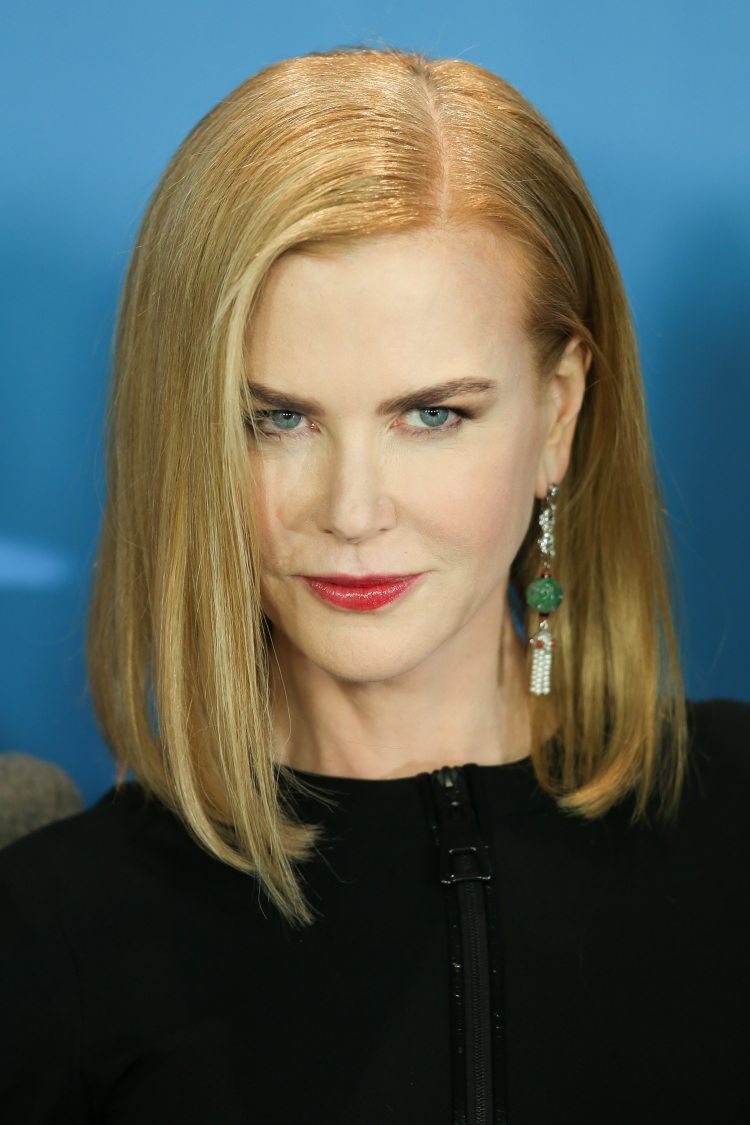 gładki długi bob z bocznym rozstaniem bob-haircuts-2015-long-bob-side rozstanie-nicole-kidman