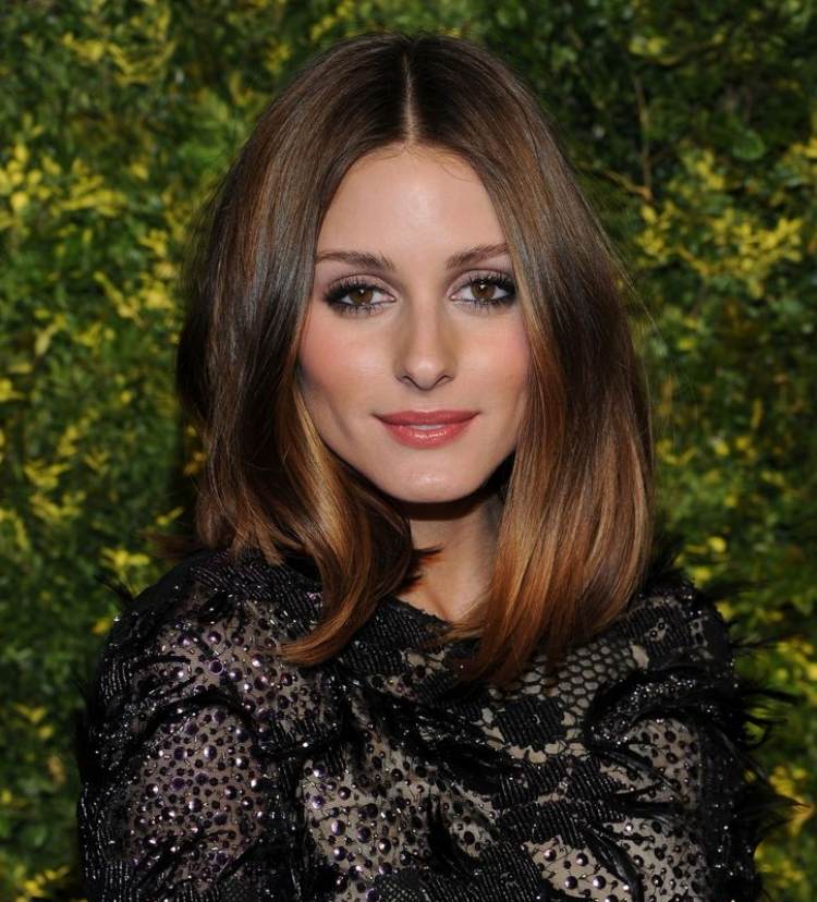 Długi bob Olivia Palermo z przedziałkiem pośrodku bob-fryzury-2015-długa-olivia-palermo