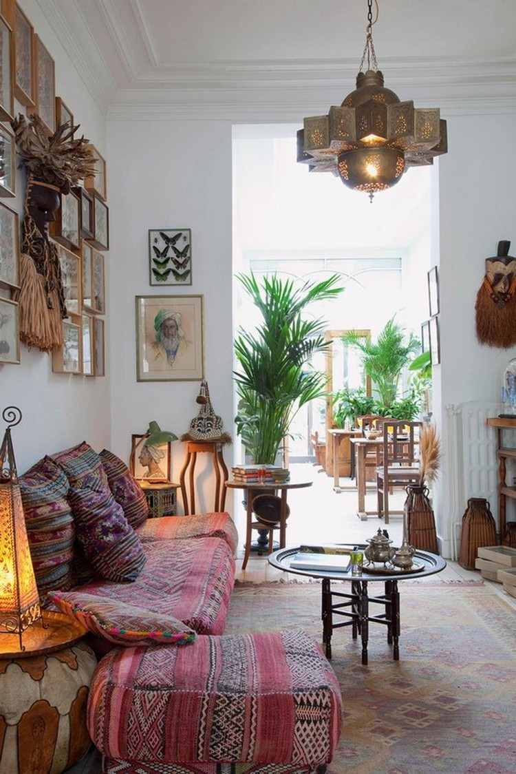 Mały salon w stylu boho w stylu vintage meble w stylu vintage