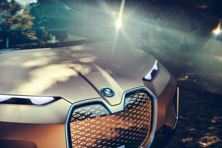 bmw inext vision samochód elektryczny sav innowacyjna koncepcja technologii kratka powietrzna marki przednie reflektory