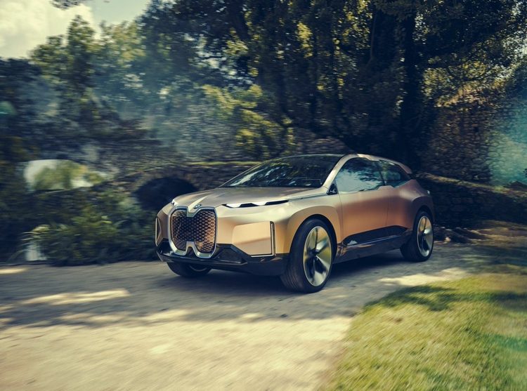 bmw inext vision samochód elektryczny sav innowacyjna koncepcja technologii interaktywna jazda z kratką powietrzną