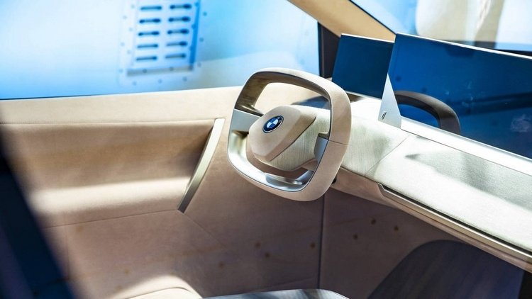 bmw inext vision elektryczny samochód sav innowacyjna koncepcja technologii ekrany dotykowe na kierownicy intuicyjne sterowanie ekranem dotykowym
