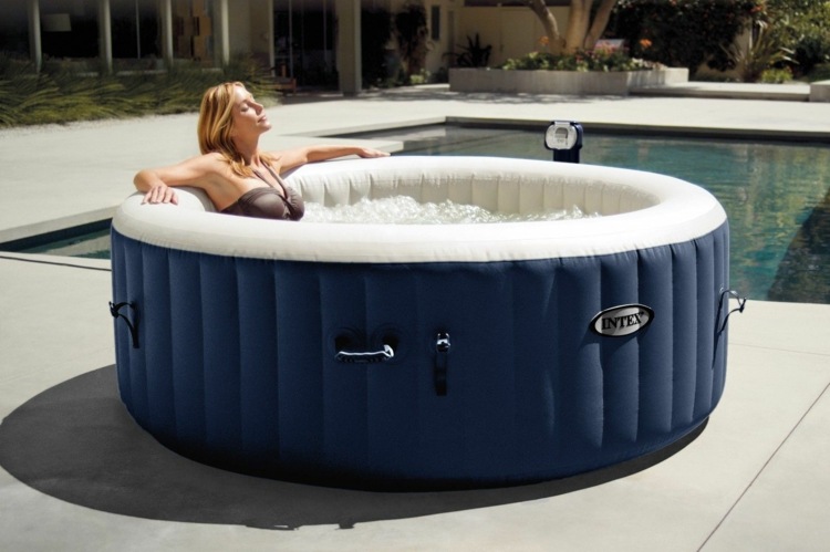 Mobilna nadmuchiwana wanna jacuzzi-wanna-wanna-nadmuchiwana-mobilna-pomysł na zewnątrz