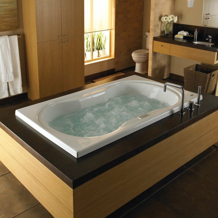 Wanna z hydromasażem do relaksu we własnej łazience Wanna Whirlpool drewno-okładzina-pomysł-nowoczesne wyposażenie-łazienka