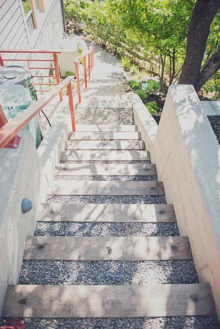 schody zewnętrzne żwir z drewna proste schody ogrodowe schody ogrodowe nowoczesny beton