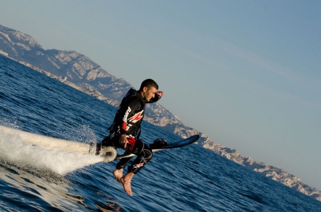 zr-hoverboard-spektakularna-letnia-zabawna-alternatywa-dla-sportów wodnych