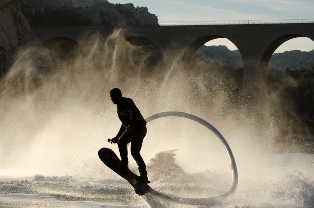 ZR hoverboard zapierająca dech w piersiach przygoda ekstremalny sportowiec