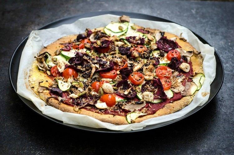 Przygotuj pyszną pizzę bezglutenową Pizza Bezglutenowa na Cienkim Spód Pizzy Bez Drożdży Wiele Dodatków Pyszna