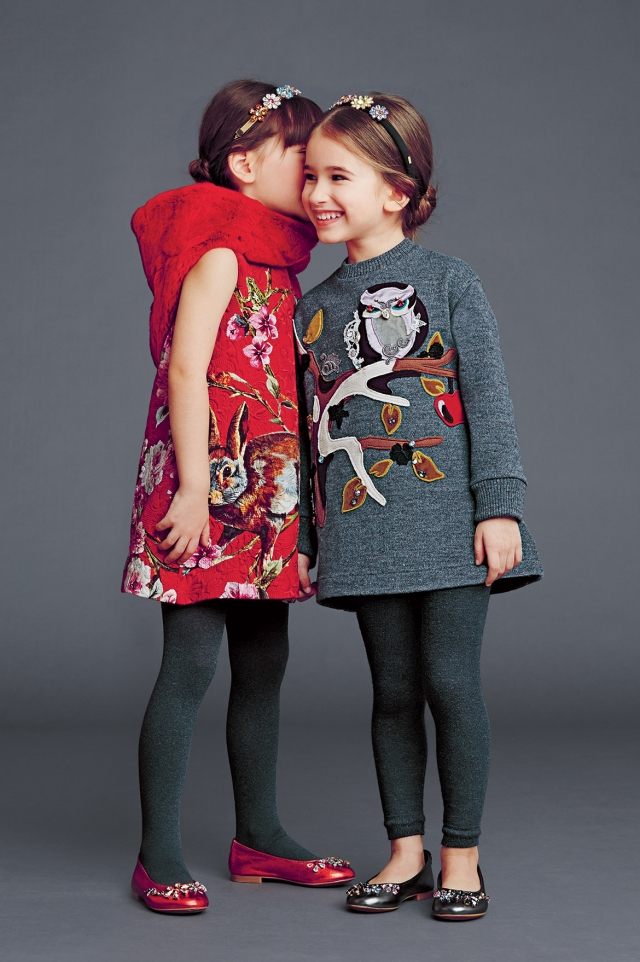 Moda dziecięca-dziewczyny-jesienne-haftowane-sukienki-leśne-zwierzęta-dolce-and-gabbana