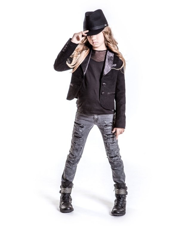 podarte-dżinsy-skórzane buty-kurtka-couture-dziecięca-moda-na-powrót-do-szkoly-pomysły-diesel