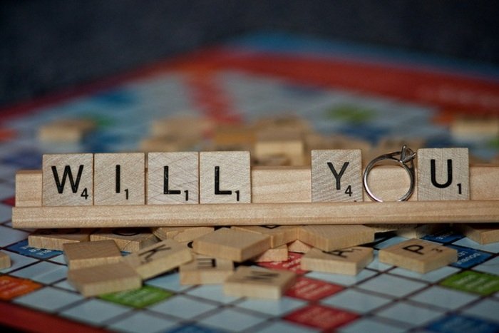 Propozycja-małżeńska-pomysły-scrabble-czy-mnie-wyjdziesz