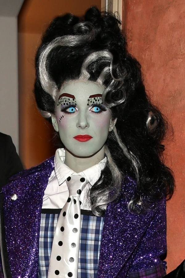 Kolorowe soczewki-horror-kostium-koncepcja-zombie-oczy-cruella-deville-fryzury