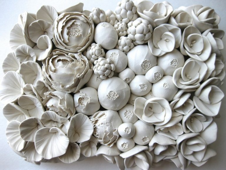 Kwiaty ceramiczne - Połączenie różnych kwiatów ceramiczny pomysł na aranżację kwiatów artystyczna rzeźba róż
