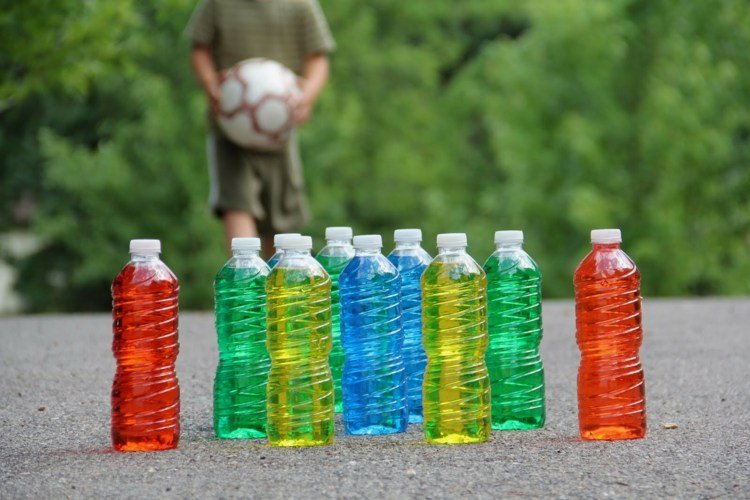 butelki kręgle diy gry dla dzieci na świeżym powietrzu