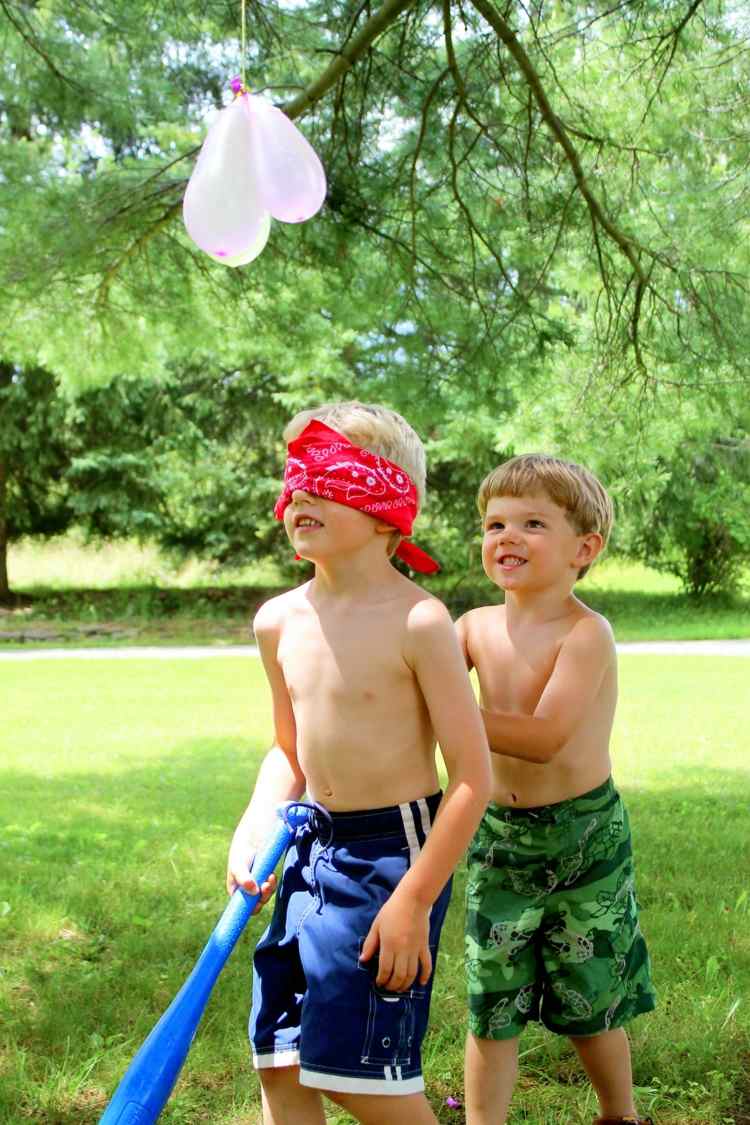 gry na świeżym powietrzu dla dzieci balon wodny pinata letni ogród