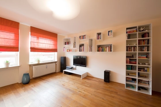 nowoczesny salon-mały apartament minimalistyczne meble w małym salonie