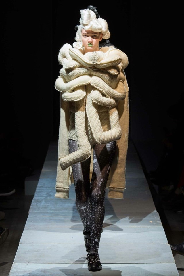 Futurystyczna dzianina od Comme des Garcons comme-des-garcons-jesień-zima-2014-2015-dzianina