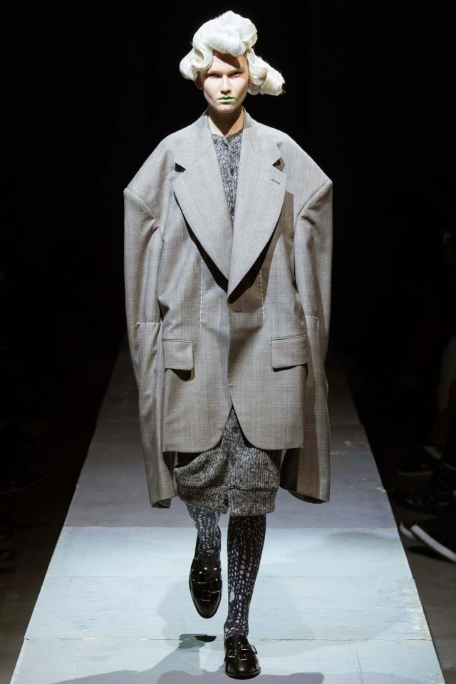 Płaszcz oversize w kolorze szarym od Comme Des Garcons comme-des-garcons-jesień-zima-2014-2015-blazer-oversize