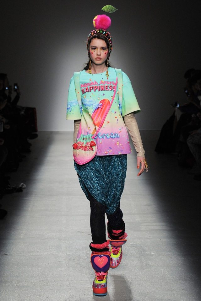 jasne kolory w kolekcji jesień-zima 2014 2015 od Manish manish-arora-jesień-zima-2014-2015-jasne-kolory