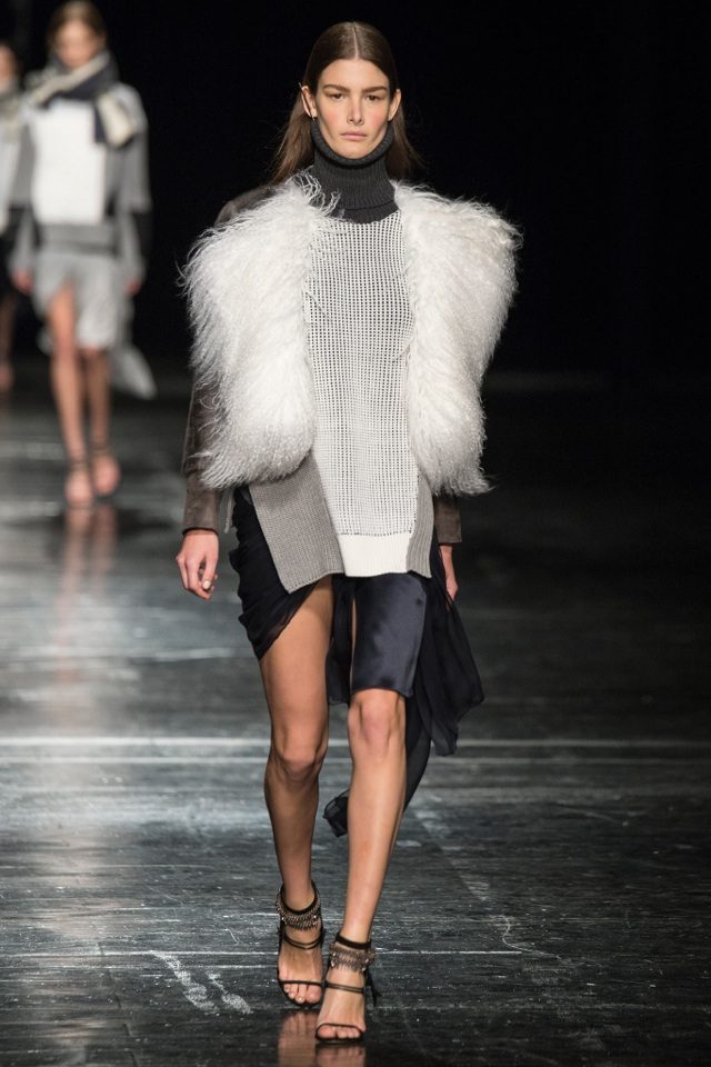 mieszaj różne tkaniny i materiały prabal-gurung-jesień-zima-2014-2015-różne-tkaniny-mix trendy w modzie przyszłości