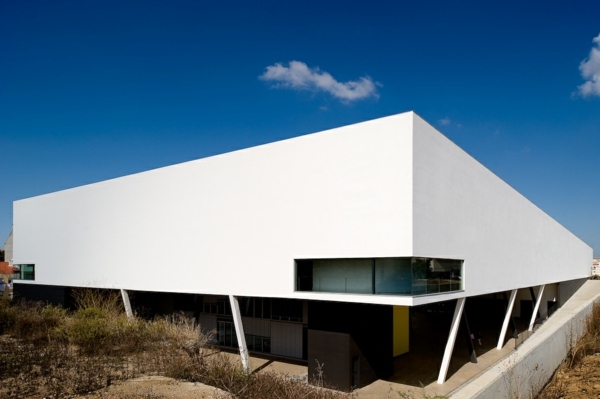 Nowoczesna minimalistyczna architektura lizbona Nowoczesna-minimalistyczna-architektura-Lizbona