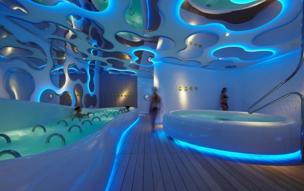 niebieski schemat kolorów łazienka spa