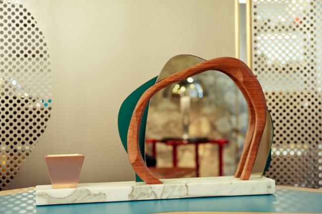 Nowoczesne lustro do makijażu, drewniana rama, design w stylu azjatyckim Nowoczesne lusterko kosmetyczne, drewniana rama, rustykalne-azjatyckie