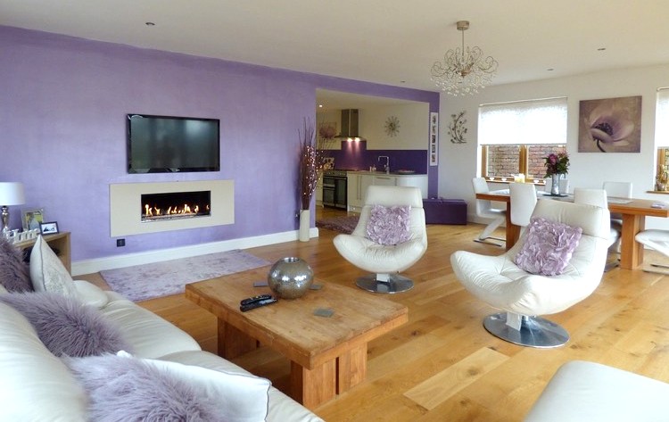 salon-lawenda-fioletowa-projekt-ściany-kominek do zabudowy