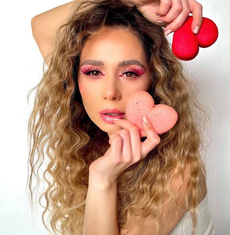 różowe pomysły na makijaż oczu różowy trend eyeliner