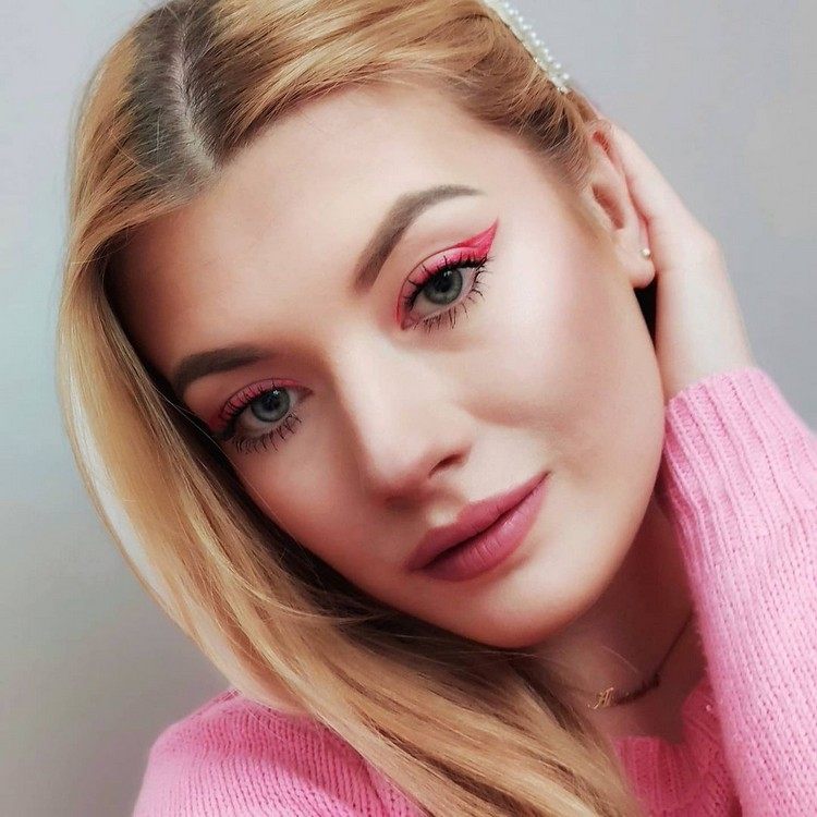 Makijaż oczu do biura Trend różowego eyelinera