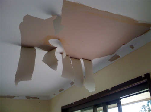Pulizia del soffitto prima della verniciatura