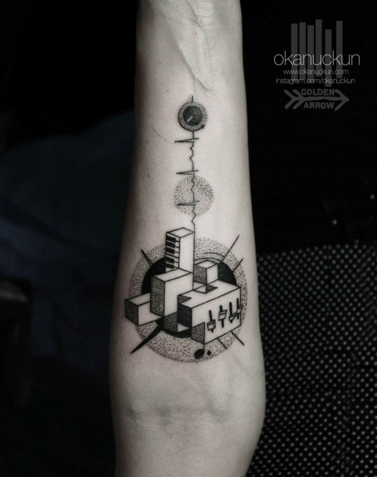 Tatuaż inspirowany muzyką tatuaże surrealistyczne wzornictwo motywy muzyczne inspiracja