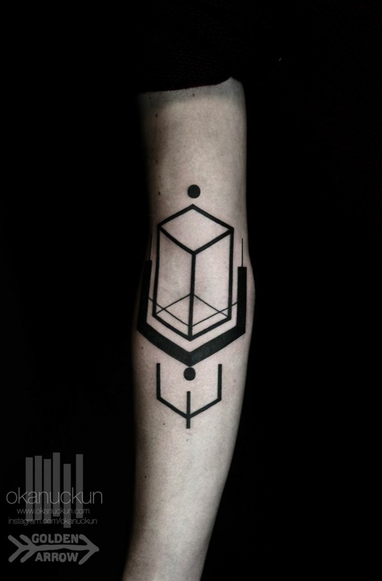 Tatuaż 3D z figurami geometrycznymi tatuaże surrealistyczny projekt 3d efekt uckun stambuł tatuażysta