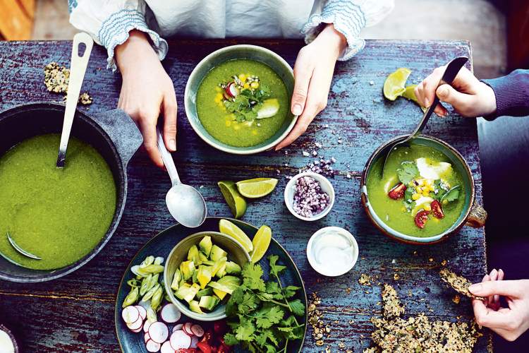 Zupy detox brokuły zielona zdrowa kukurydza